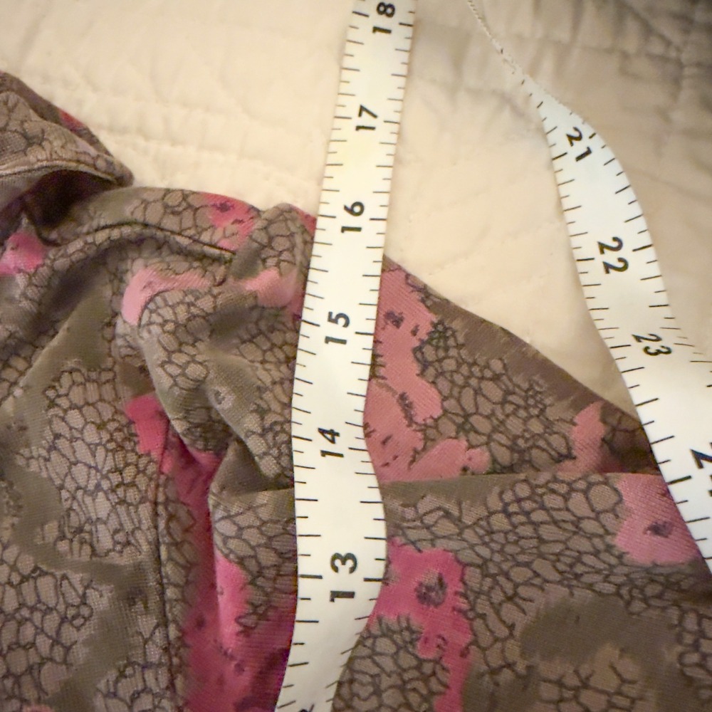 Diane von Furstenberg 100% Silk Wrap Top Ruffle Trim Floral Brown Vintage S - Picture 10 of 12
